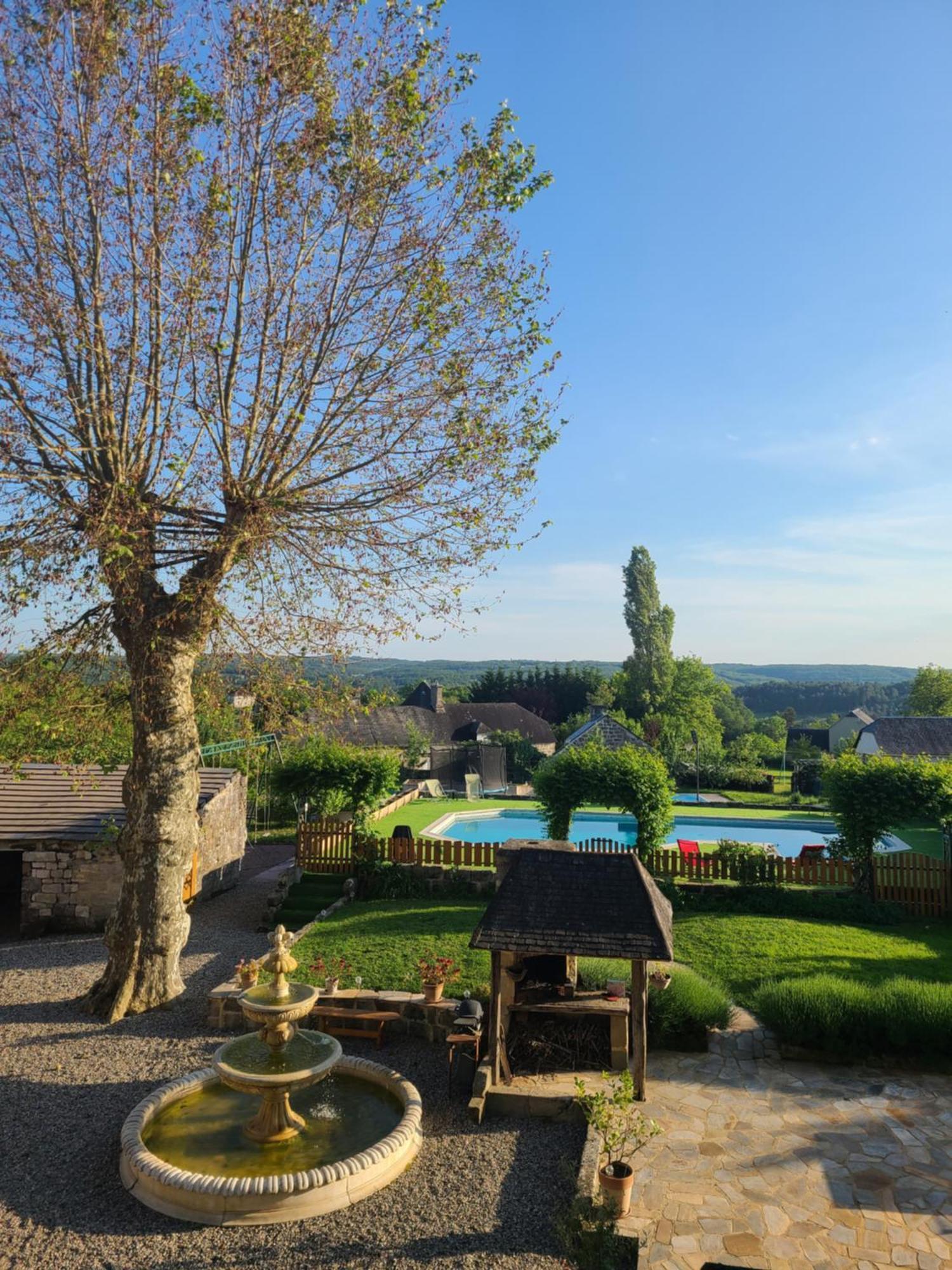 Les Dependances Du Chateau Noailles  Bagian luar foto